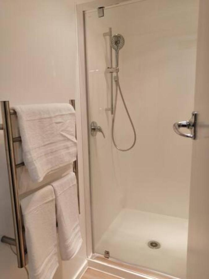 Centre Takapuna 2 Beds & Garage & Netflix オークランド エクステリア 写真