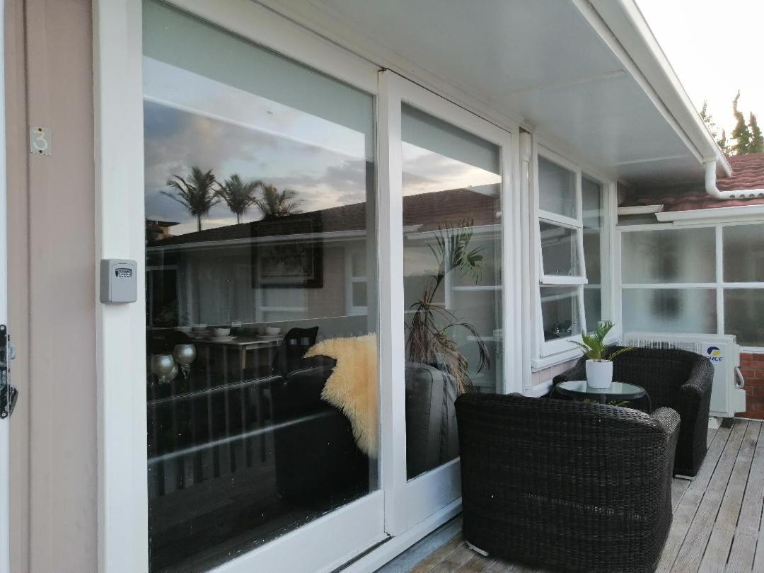 Centre Takapuna 2 Beds & Garage & Netflix オークランド エクステリア 写真