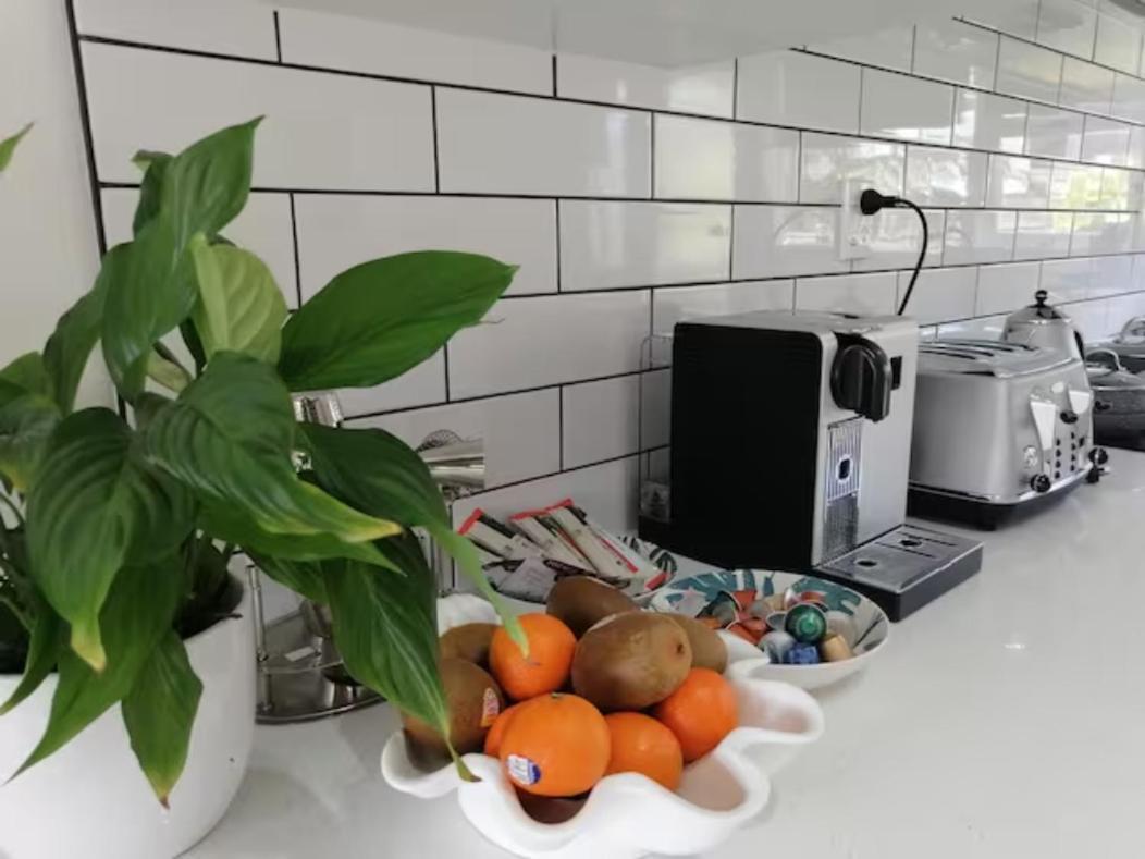 Centre Takapuna 2 Beds & Garage & Netflix オークランド エクステリア 写真