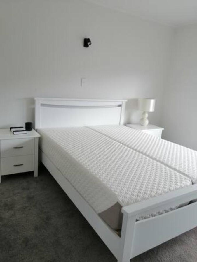 Centre Takapuna 2 Beds & Garage & Netflix オークランド エクステリア 写真